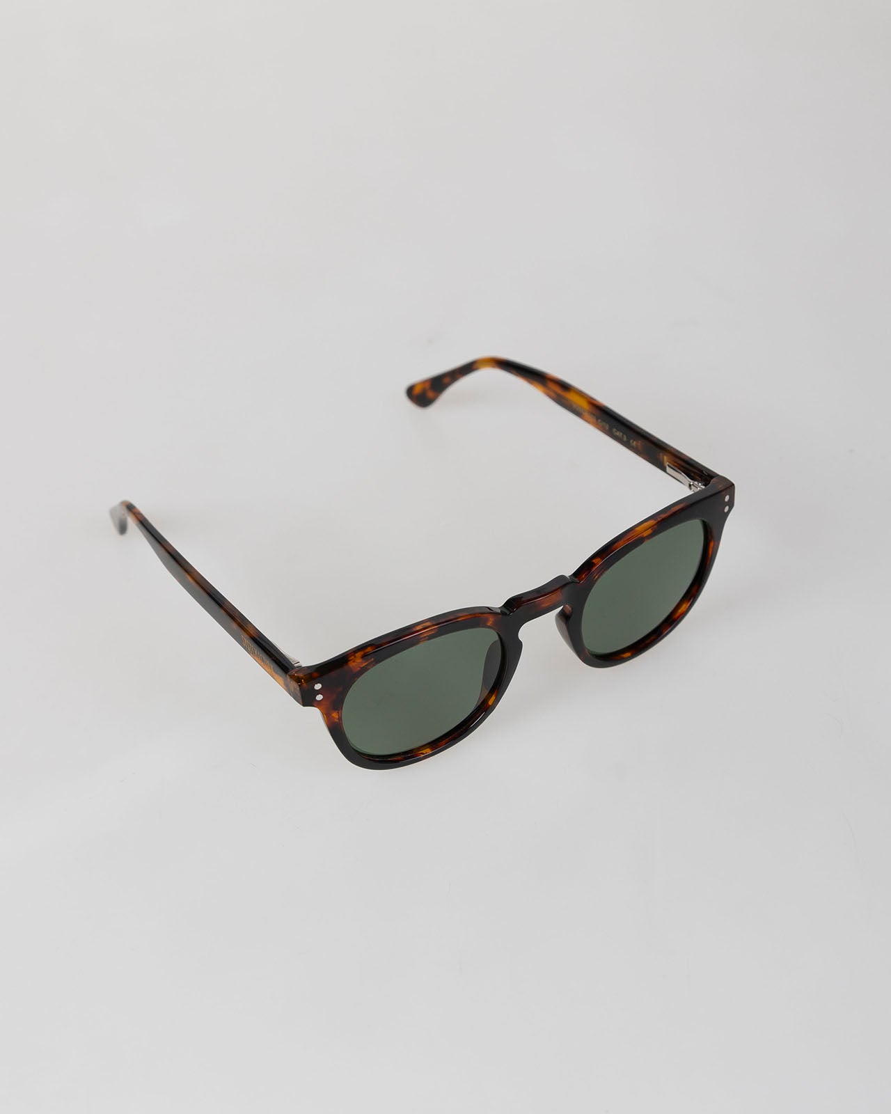 Gafas de sol con montura verde